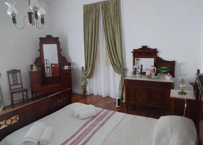 Laura Ribeirinha (Sao Miguel)