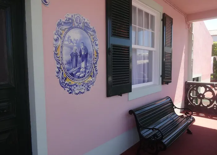 Πανσιόν Laura