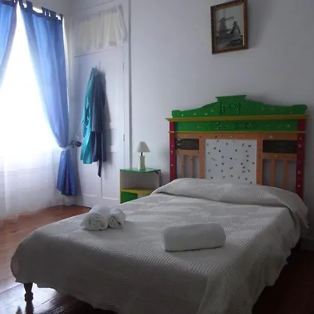 Laura Πανσιόν 3*