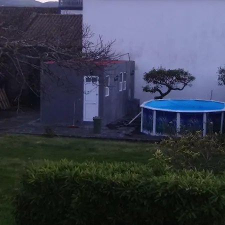 Gæstehus Laura Ribeirinha (Sao Miguel)